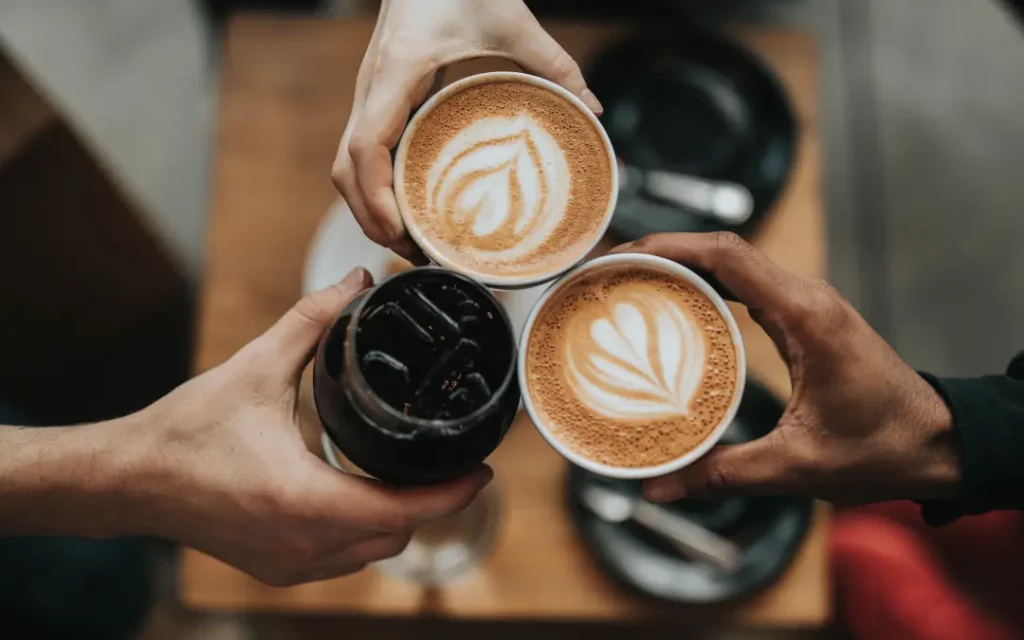 équipe autour de cafe